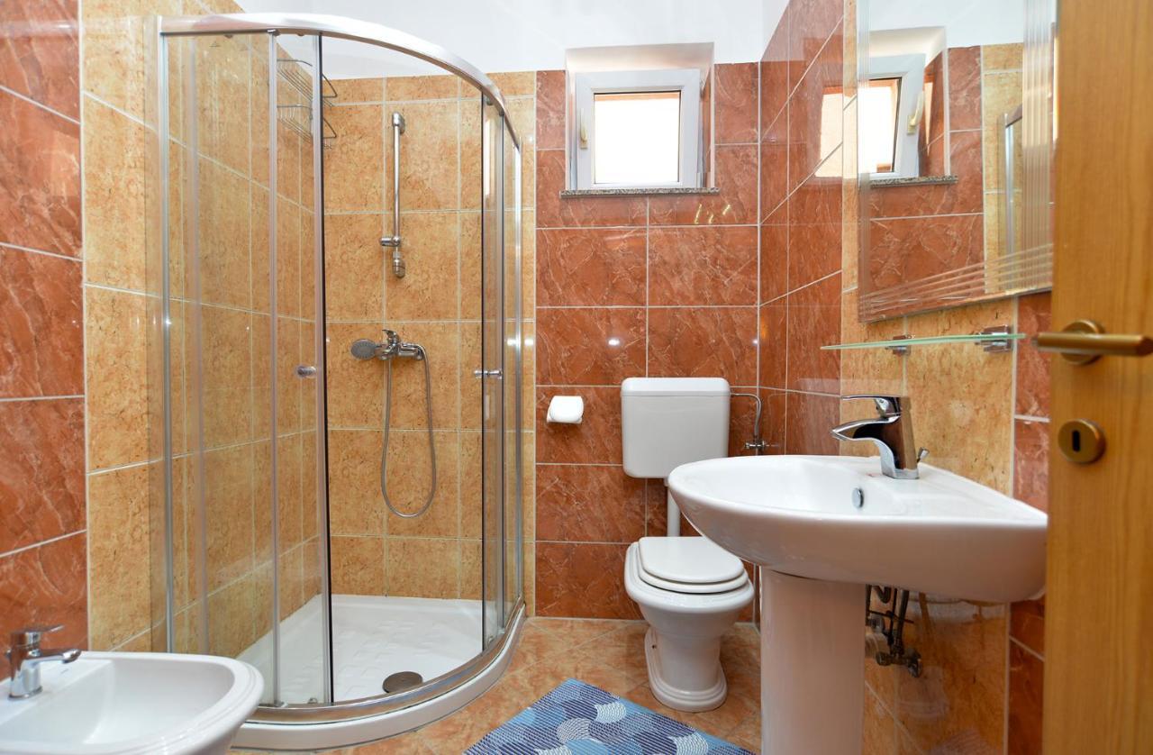 Apartman Zlata 2222 *